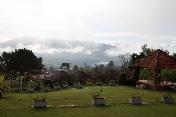 Området rundt hotellet vårt, på dagtid.....